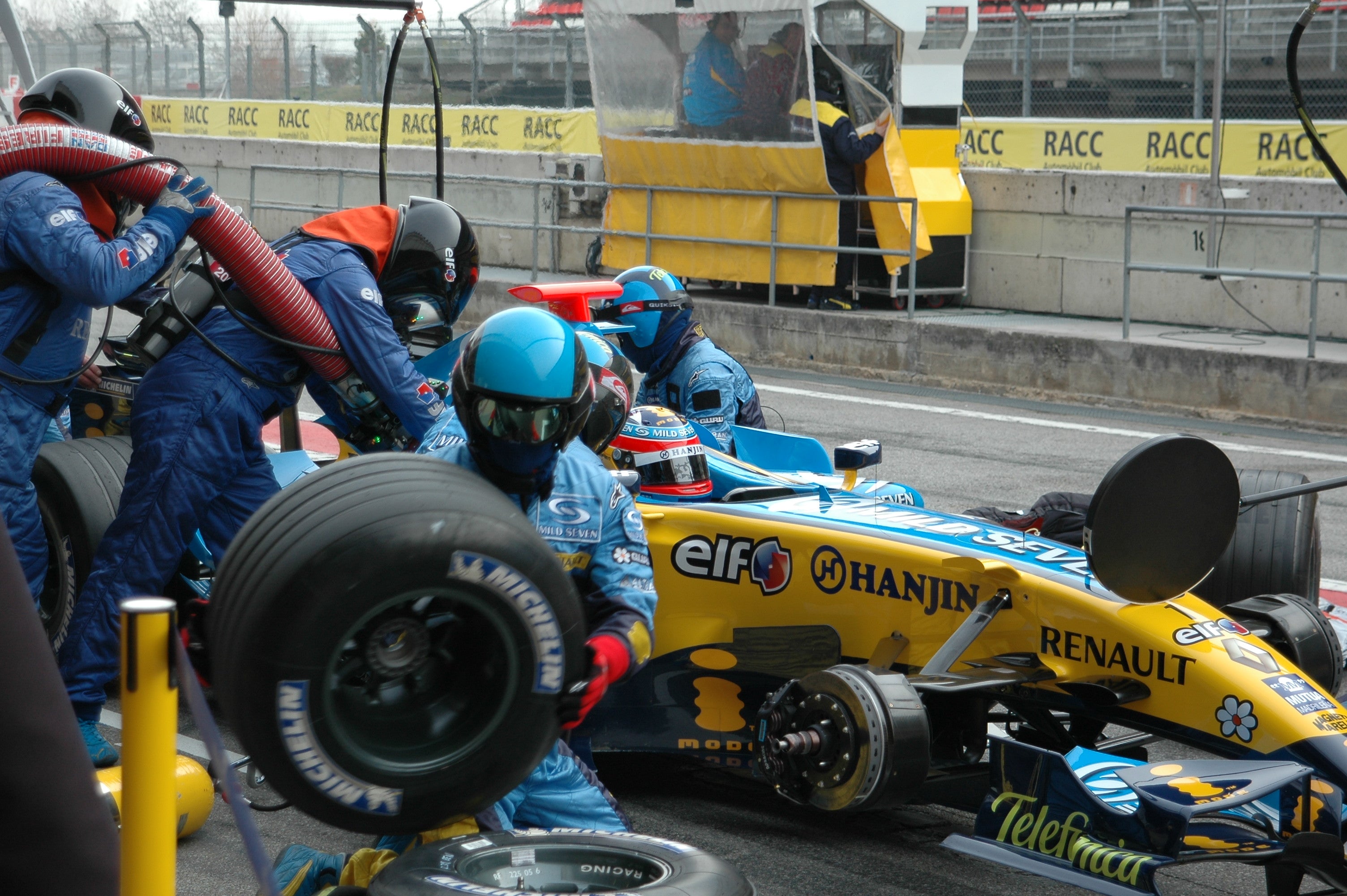 Renault Refueling Pit Stop 1 Barcelona 2006 # 3