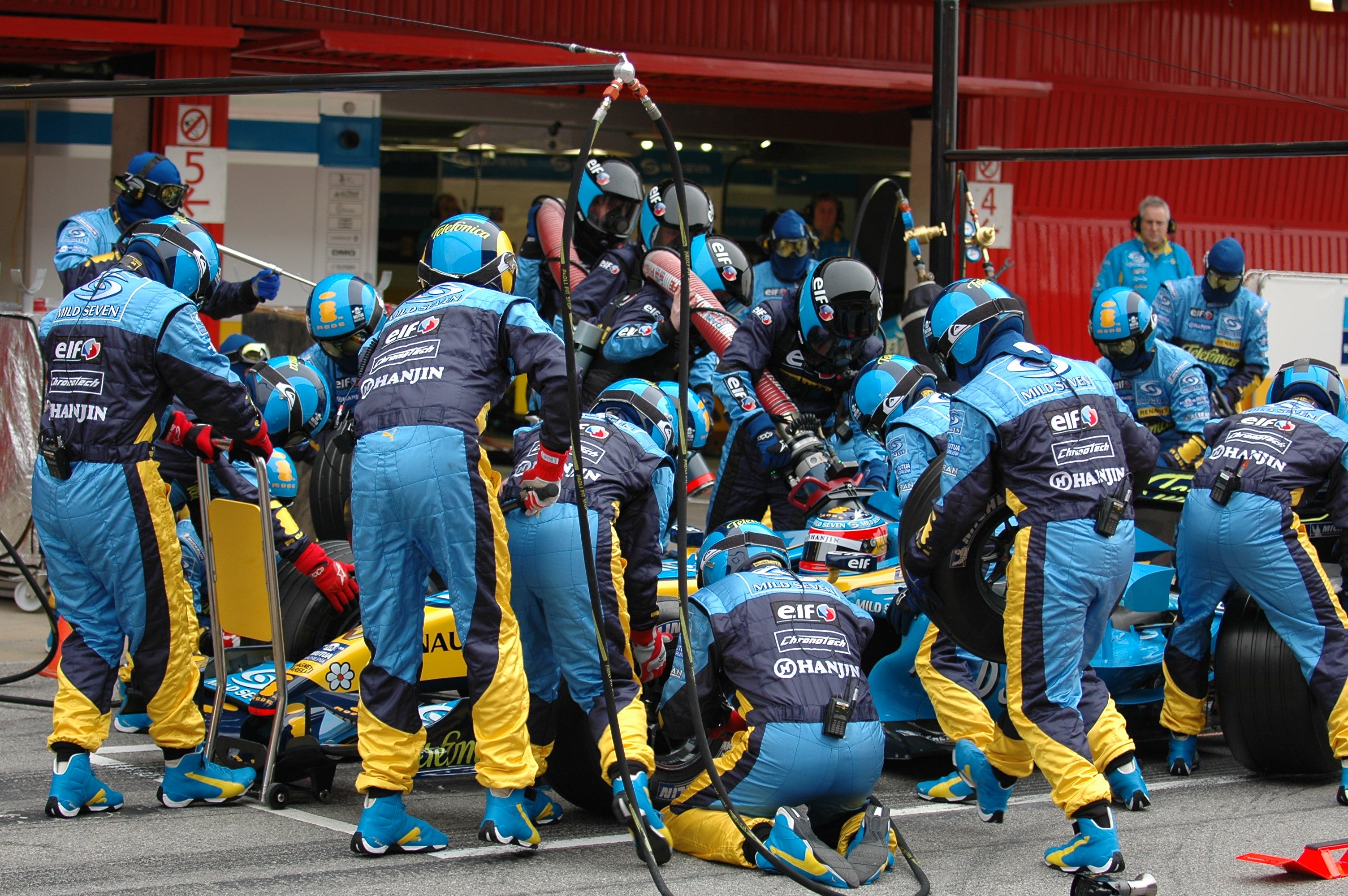 Renault Refueling Pit Stop 3 Barcelona 2006 # 2