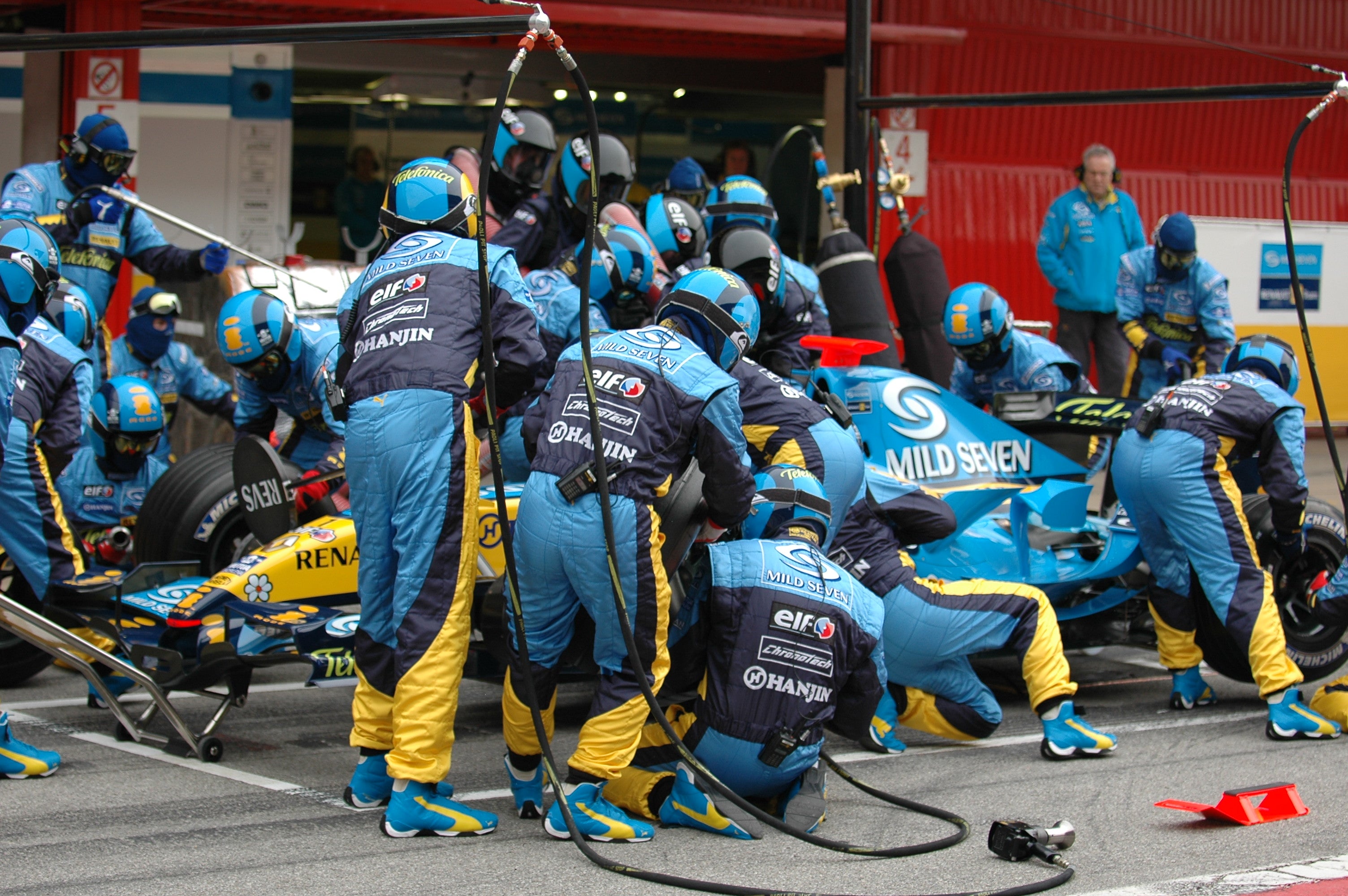 Renault Refueling Pit Stop 3 Barcelona 2006 # 3