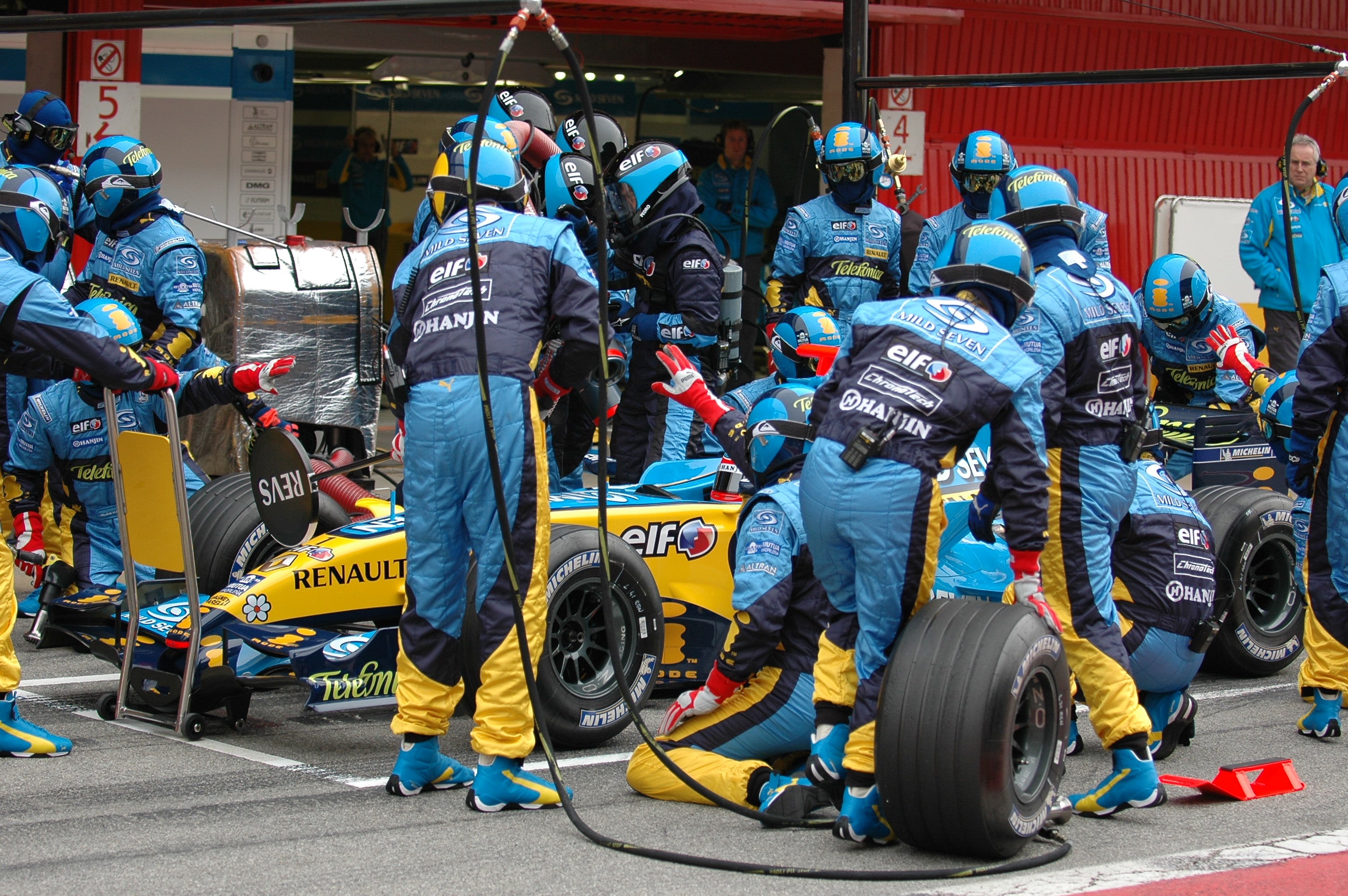 Renault Refueling Pit Stop 3 Barcelona 2006 # 6