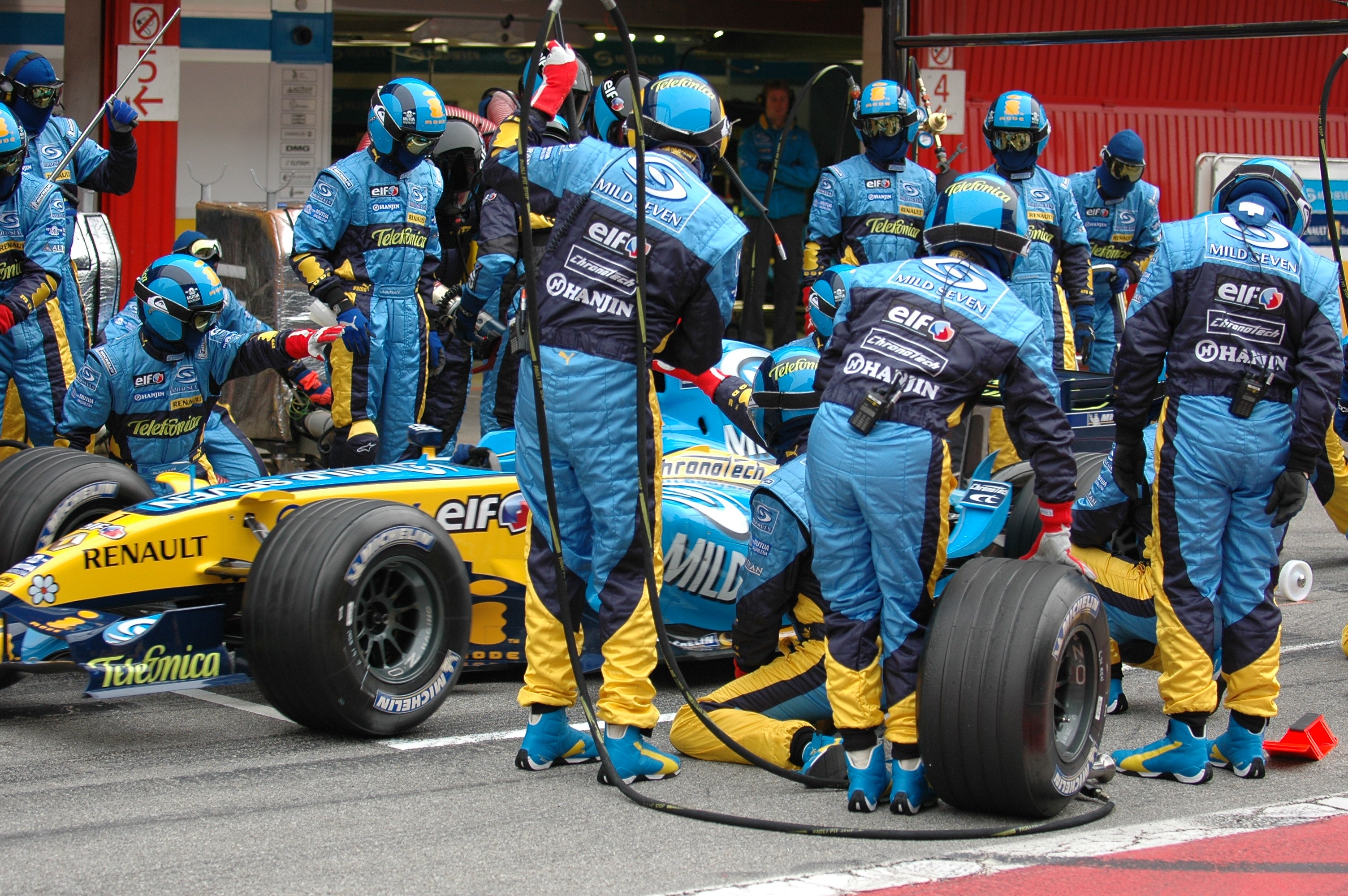 Renault Refueling Pit Stop 3 Barcelona 2006 # 8
