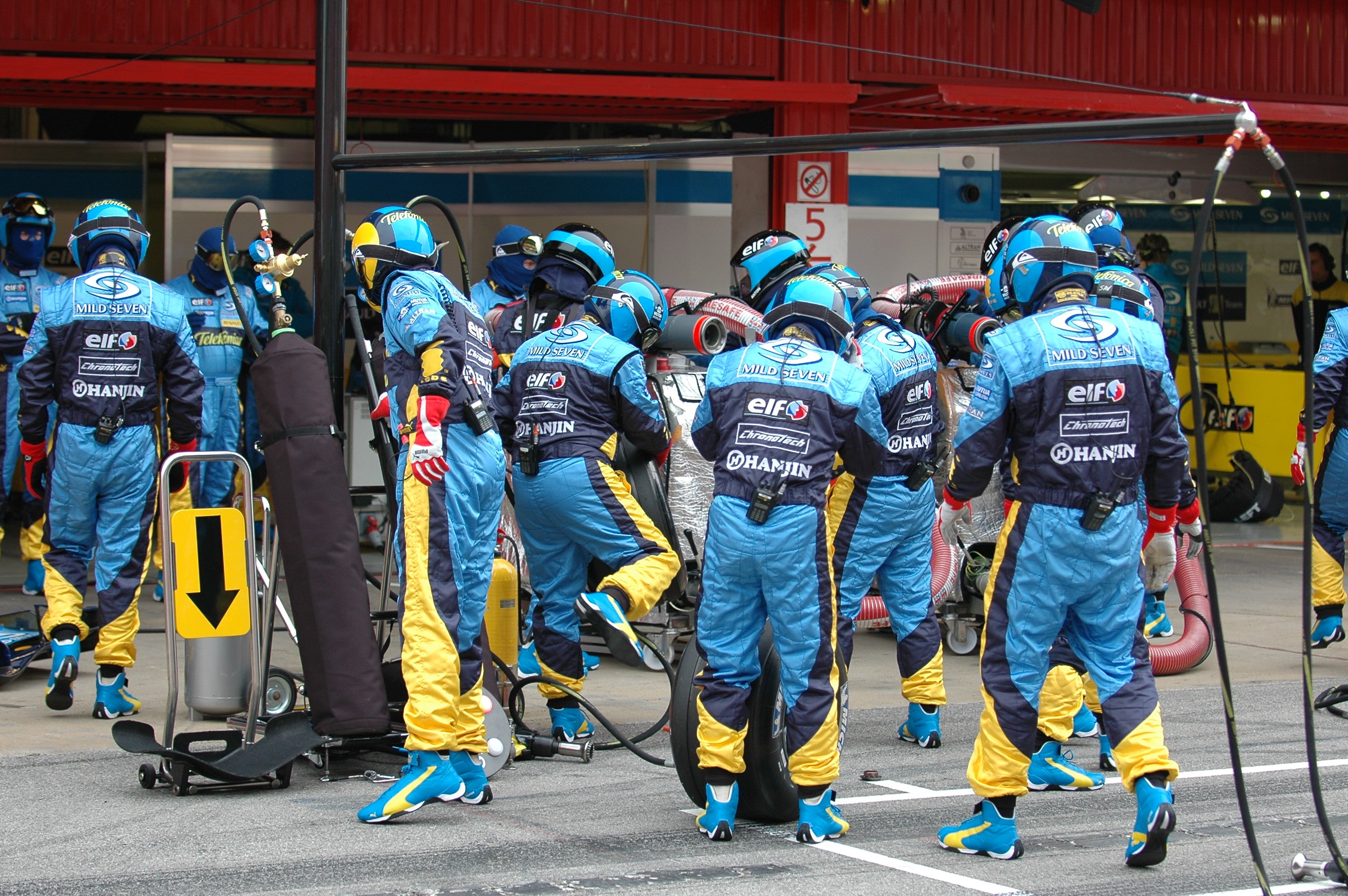 Renault Refueling Pit Stop 3 Barcelona 2006 # 10