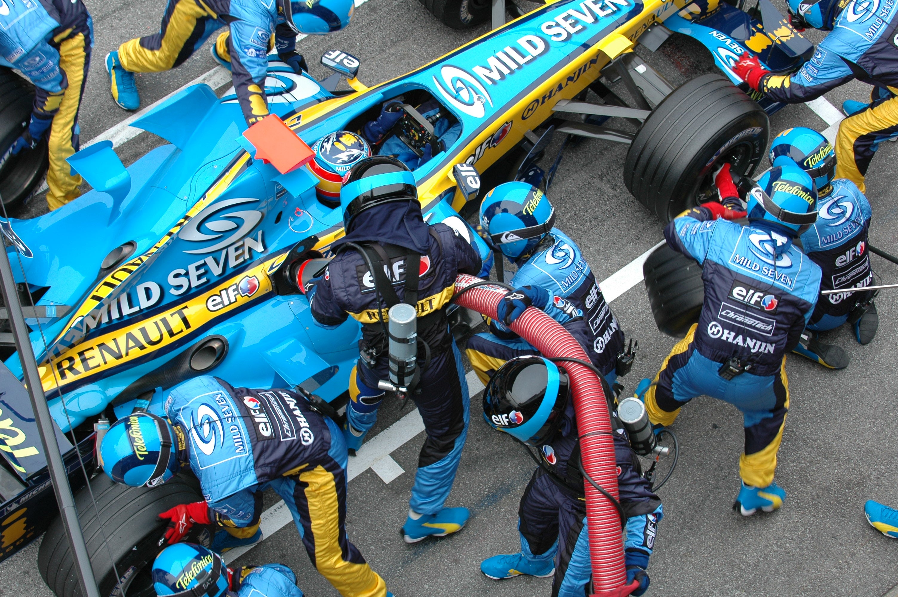 Renault Refueling Pit Stop 6 Barcelona 2006 # 3